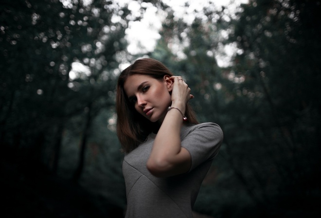 women, portrait, trees, women outdoors, bokeh, pink lipstick