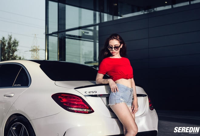 women, portrait, jean shorts, women outdoors, T-shirt, sunglasses, women with cars