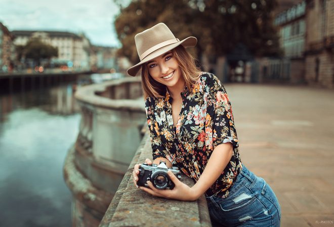 women, camera, Lods Franck, smiling, hat, river, portrait, women outdoors