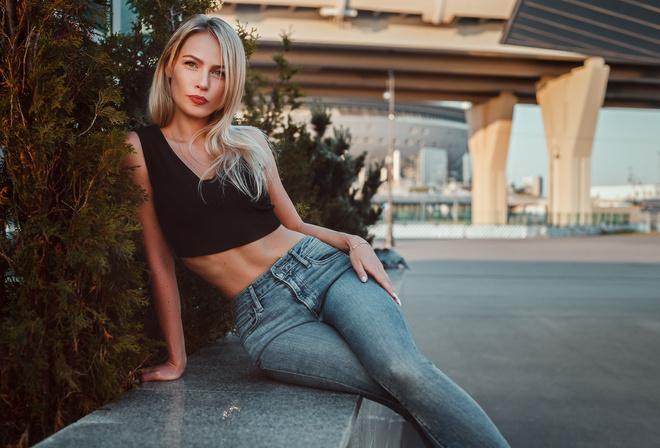 women, sitting, jeans, blonde, tank top, women outdoors, red lipstick, portrait