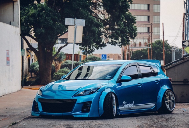 Mazda, Axela, stance