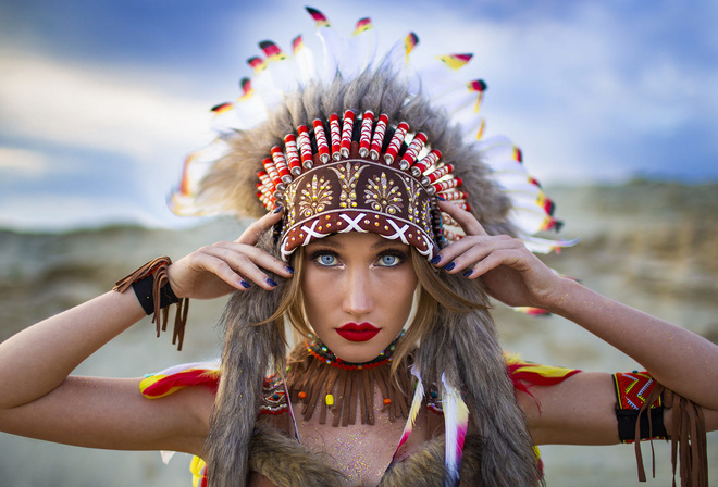 women, feathers, blue nails, red lipstick, blue eyes, women outdoors, portrait