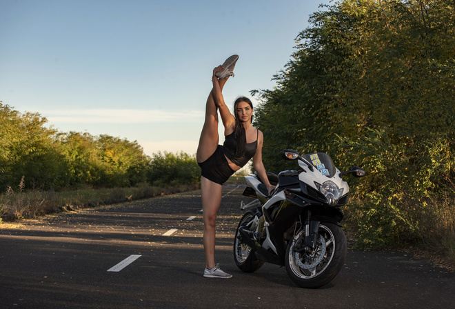 women, road, motorcycle, sneakers, black clothing, sportwear, brunette, flexible, women with motorcycles, armpits, sky, clouds, Suzuki GSX-R