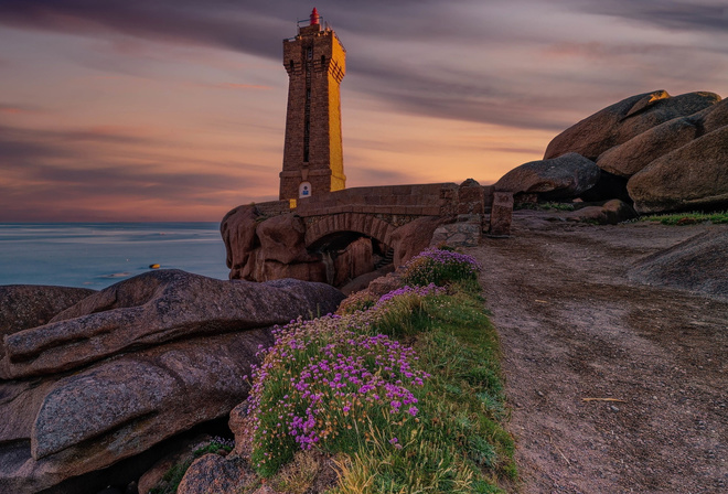 , Phare de Men Ruz, France.jpg