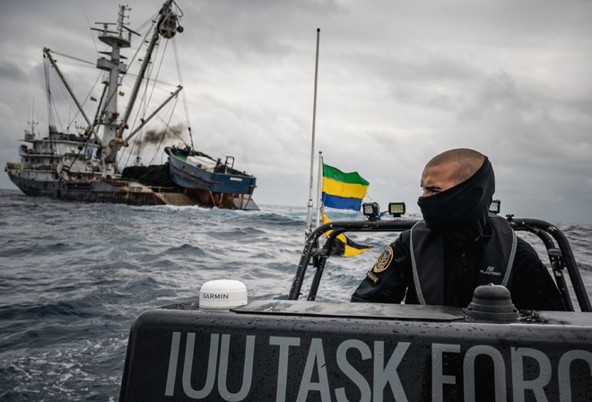 Sea Shepherd, Gabon, Tuna Fishing Ship