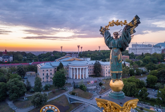 Europe, Ukraine, Kyiv, Maidan Nezalezhnosti, Independence monument