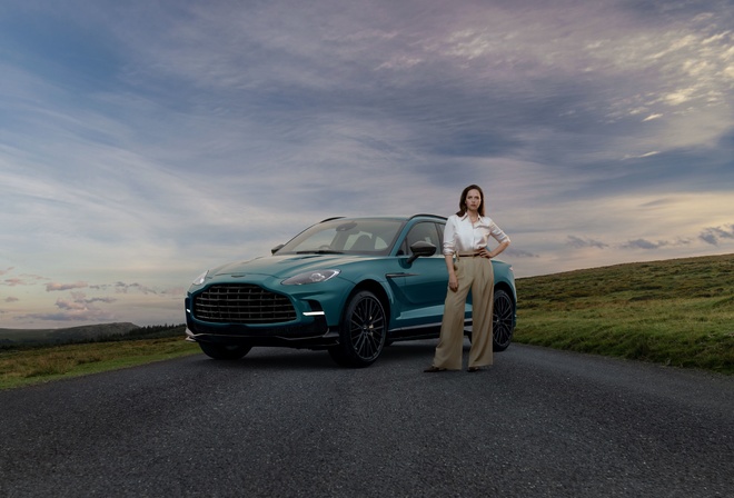 Felicity Jones, Aston Martin, SUV, Aston Martin DBX707