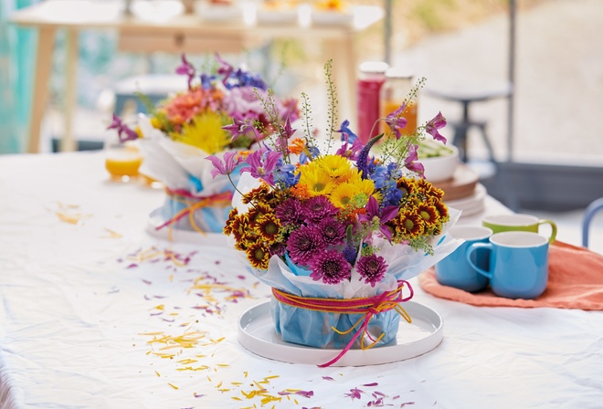 floral design, Chrysanthemum, Summer brunch