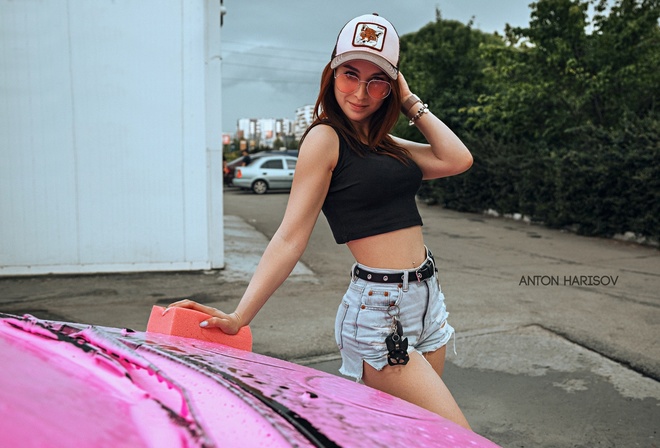 Anton Harisov, model, Kia, women, redhead, vehicle, sunglasses, pierced navel, jean shorts, women outdoors, women with glasses, women with cars, short tops, baseball cap, car washes