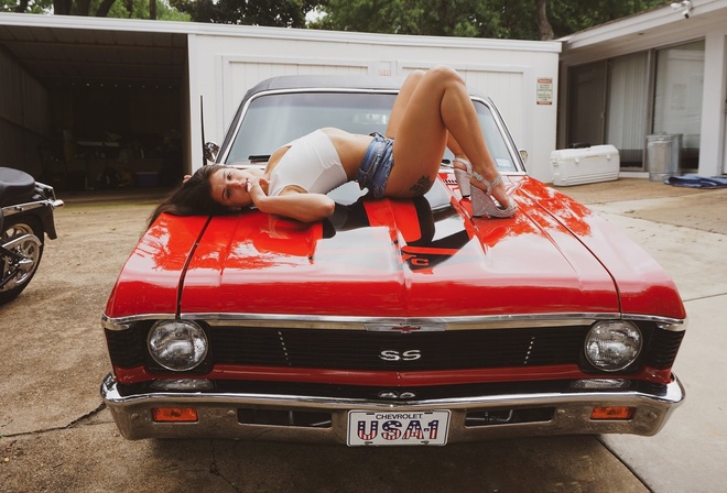 Leah Gotti, Chevrolet SS 427, American cars, women outdoors, women, mode, brunette, ass, hips, jean shorts, white tops, tank top, short tops, women with cars, red cars