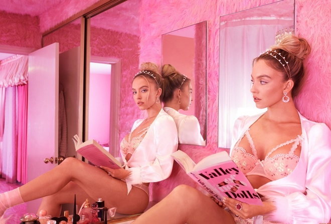 Sydney Sweeney, Mirror, Reflection, Lingerie, Blonde, Sexy, Magazine