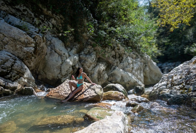 brunette, green bikini, hips, , women outdoors, rocks, model, ass, nature, river, water, trees