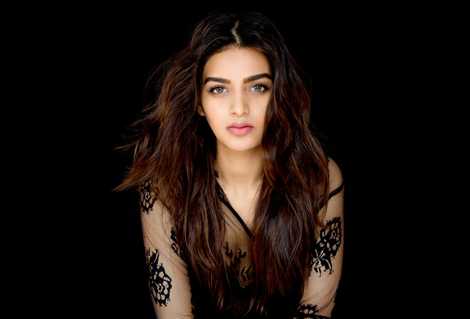 Nidhhi Agerwal, ͳ ,  