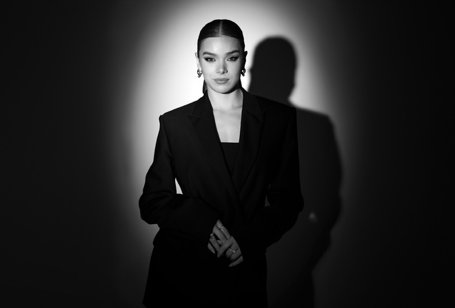 Hailee Steinfeld,  ,  , , 