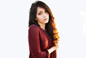 Emily Rudd, , 