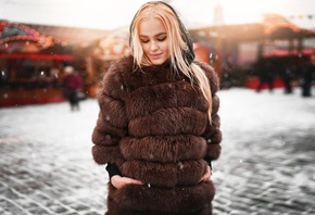 Alena Emelyanova, women, blonde, fur, portrait, snow, depth of field, women outdoors, Ivan Gorokhov
