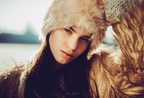 women, portrait, women outdoors, fur, depth of field