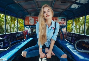 women, blonde, sitting, shirt, pants, torn jeans