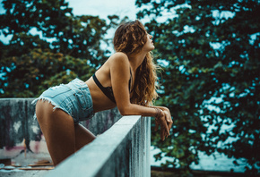 women, tanned, ass, black bras, balcony, depth of field, jean shorts, looki ...