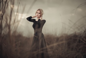 women, black dress, blonde, depth of field