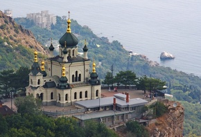 Фото храма в скале в крыму