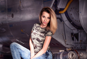 women, portrait, pants, jeans, blonde, T-shirt, sitting