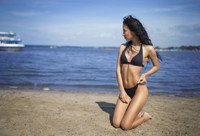 women, tanned, black bikinis, belly, women outdoors, sea, kneeling