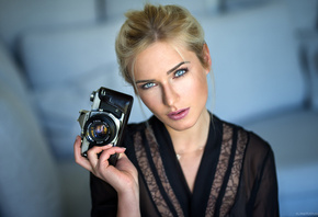 women, blonde, camera, face, portrait, depth of field