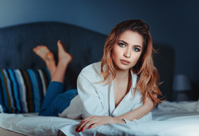 women, redhead, jeans, red nails, shirt, in bed, blue eyes, depth of field, lying on front