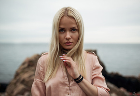 women, Alicja Sedzielewska, blonde, sea, pierced nose, portrait, depth of field, women outdoors