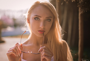 women, blonde, face, portrait, glasses, depth of field, red lipstick