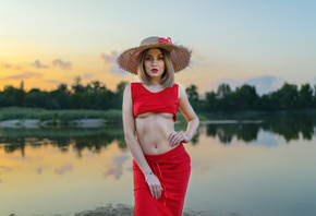 women, blonde, boobs, hat, belly, river, red lipstick, underboob, red clothing, necklace, pink nails, depth of field, women outdoors