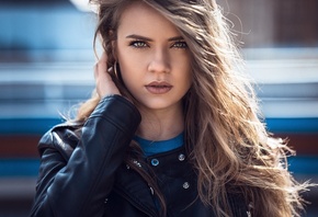 model, Anatoly Oskin, green eyes, t-shirt, open mouth, wavy hair, leather jackets, brunette, photographer, girl, fac