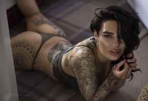 women, Jack Russell, ass, tattoo, red nails, tanned, lying on front, linger ...