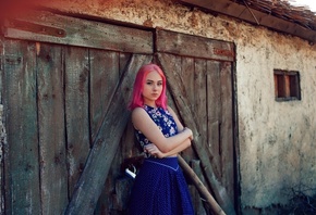 women, pink hair, portrait, skirt, arms crossed, dyed hair