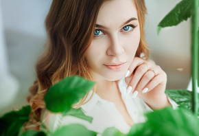 women, blonde, portrait, blue eyes, plants, eyeliner, white nails