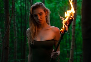 women, torches, blonde, bare shoulders, portrait, eyeliner, juicy lips