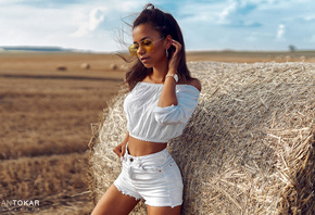 women, Krystian Tokar, tanned, women outdoors, women with glasses, hay, jean shorts, white clothing