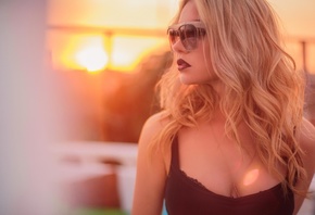 sunset, blonde, sunglasses, cleavage, wavy hair, black bras, red lipstick