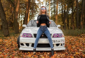 women, blonde, portrait, women outdoors, jeans, sunglasses, women with cars, tattoo, leather jackets, trees, leaves