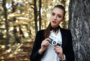 women, portrait, trees, camera, women outdoors, bokeh