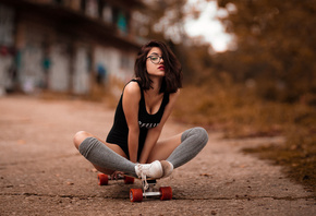 women, Delaia Gonzalez, knee-highs, women with glasses, brunette, sneakers, women outdoors, skateboard, red lipstick, sitting