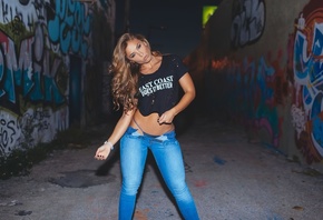 Nicole Mejia, beautiful, girl, ass, panties, thong, model, hot, street, jeans, graffiti, brunette, night