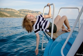 Dmitry Plotnikoff, Carolina Kris, boat, model, women, blonde, shorts, sea, barefoot, Island, women outdoors