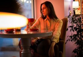 coffee shop, coffee, model, brunette, women, table, window, chair, blouse, glasses, bokeh, lamp