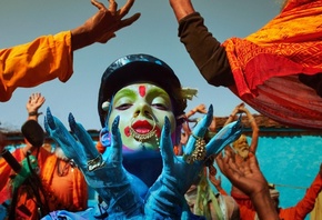 Hinduism, Charlee Fraser, India