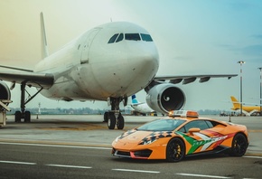 Guglielmo Marconi Airport, Bologna, Lamborghini, supercar, Lamborghini Hura ...