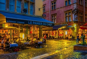 restaurant, Lyon, France