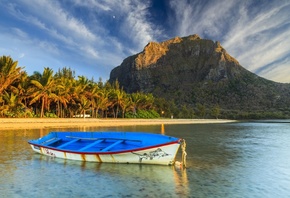 fishing boat, tropical island, Mauritius, Indian Ocean
