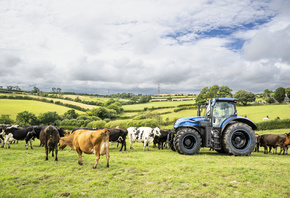 New Holland, Methane Power LNG Tractor, New Holland T7